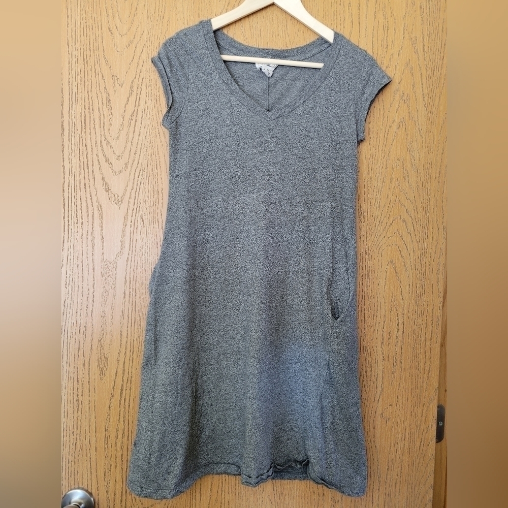 For the Republic grey vneck t-shirt dress with pockets M